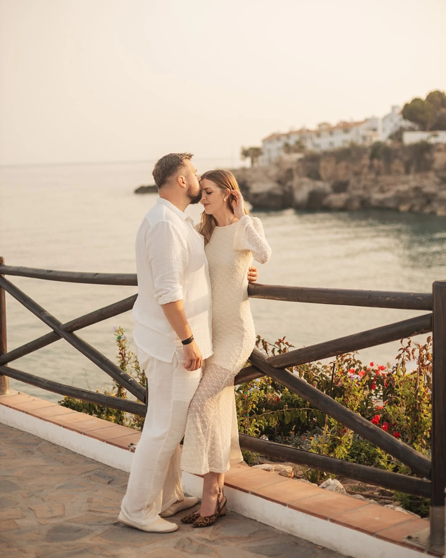 Imagen de portada para: Nerja: Sesión de Fotos en el Mar de la Costa del Sol - Diario de Fotografía