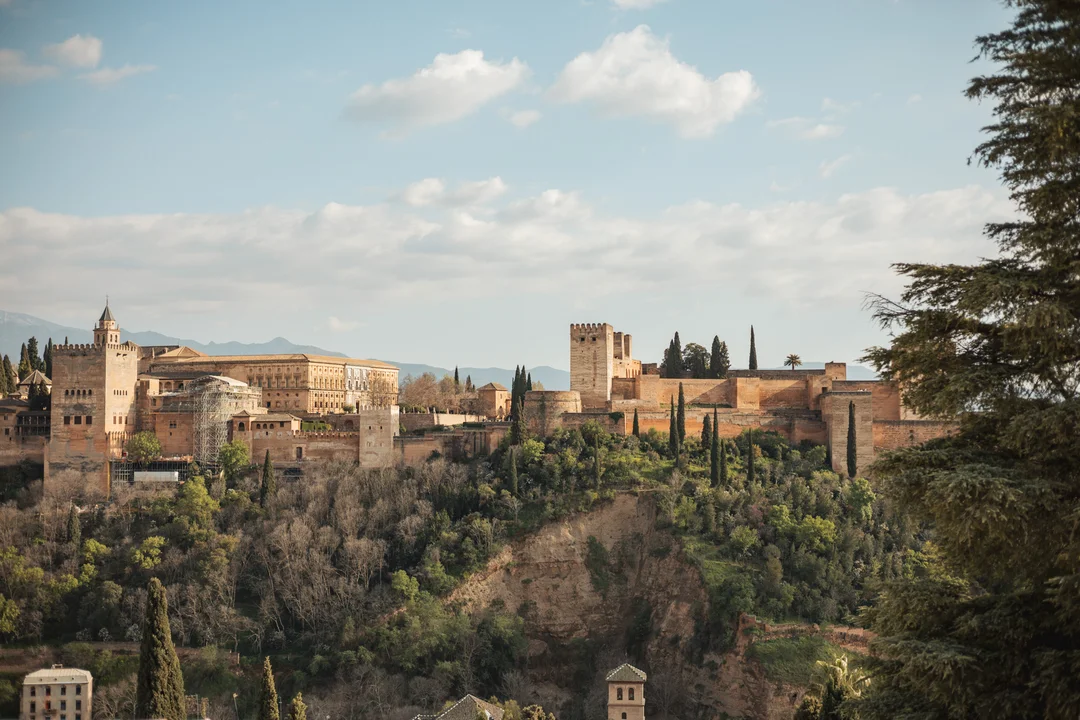 Imagen de portada para: Las Mejores Ubicaciones para tus Fotos en Granada - Diario de Fotografía